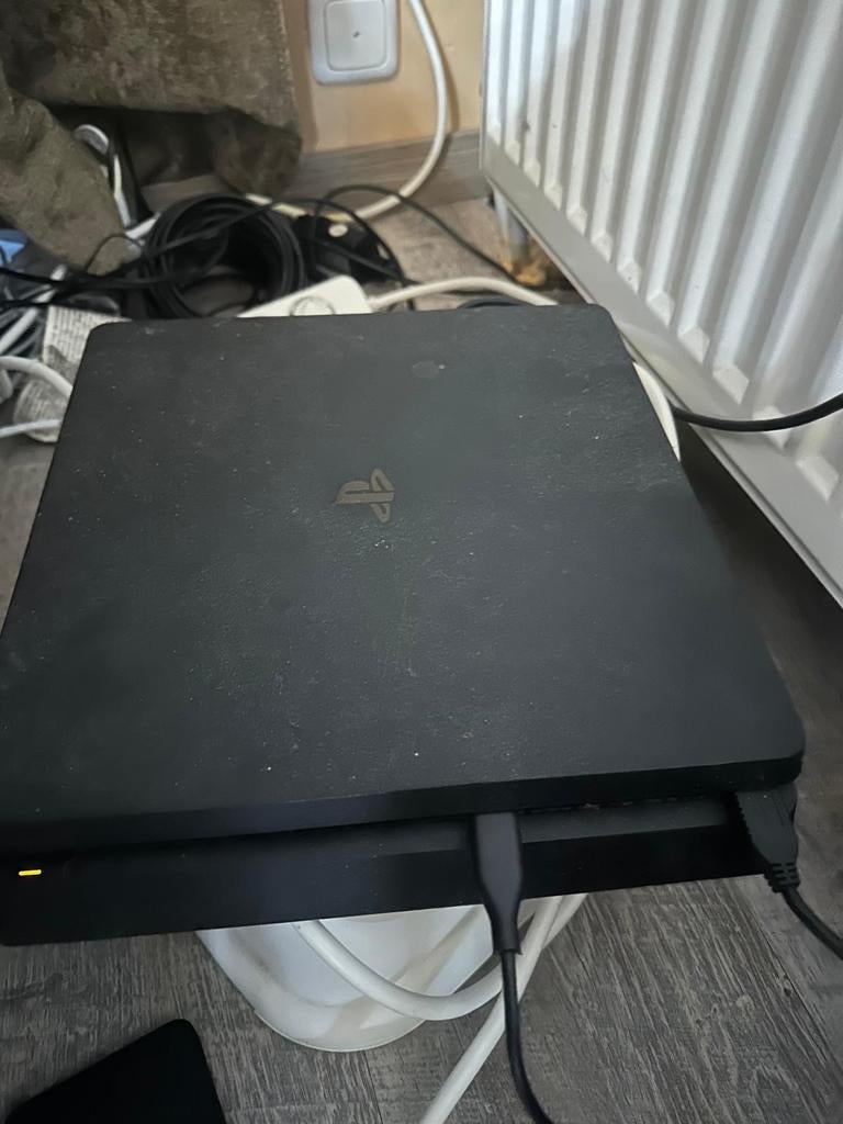PlayStation 4 Slim met 6 games en 3 controllers, Ophalen, Zo goed als nieuw, Original, Met 3 controllers of meer