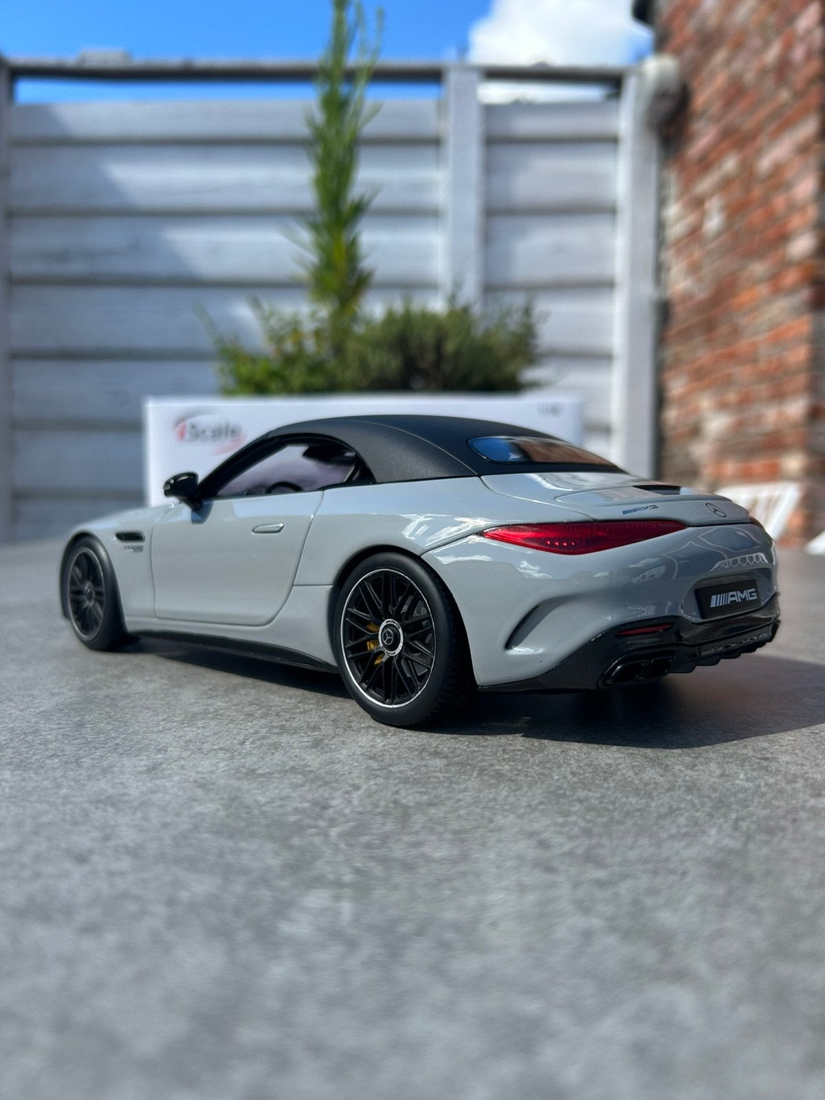 NU OF NOOIT! Super mooie 1:18 iScale MERCEDES SL63 AMG, Ophalen of Verzenden, Zo goed als nieuw, Auto, Overige merken