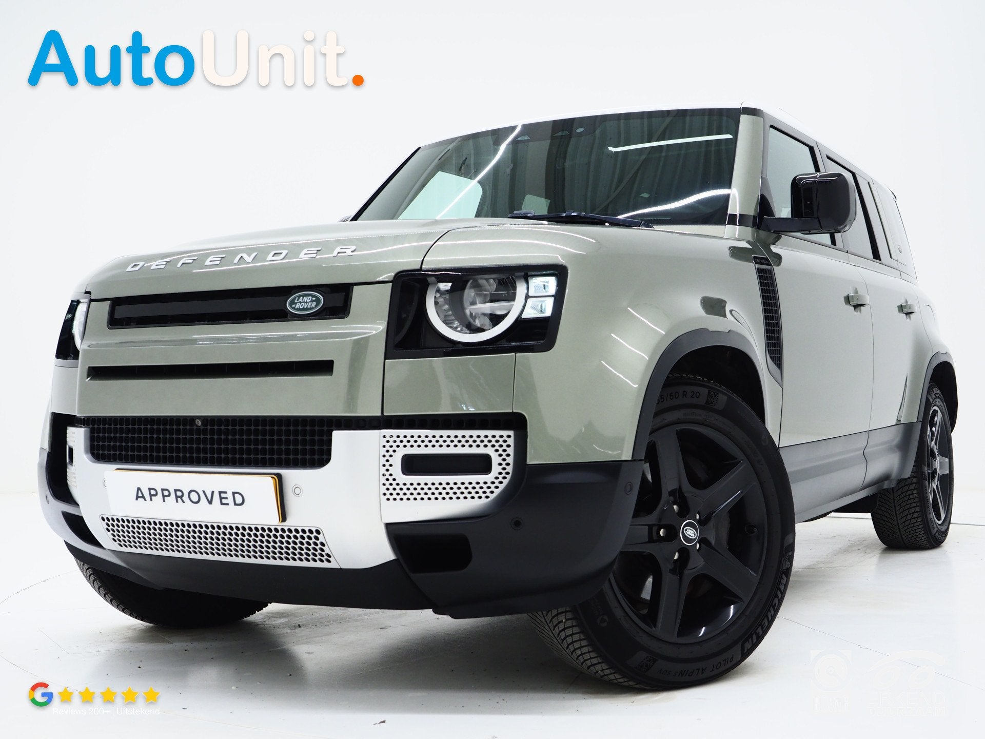 Land Rover Defender 110 2.0 P400e | NL Auto | Panoramadak |, Auto's, Automaat, 53 km, 404 pk, Gebruikt