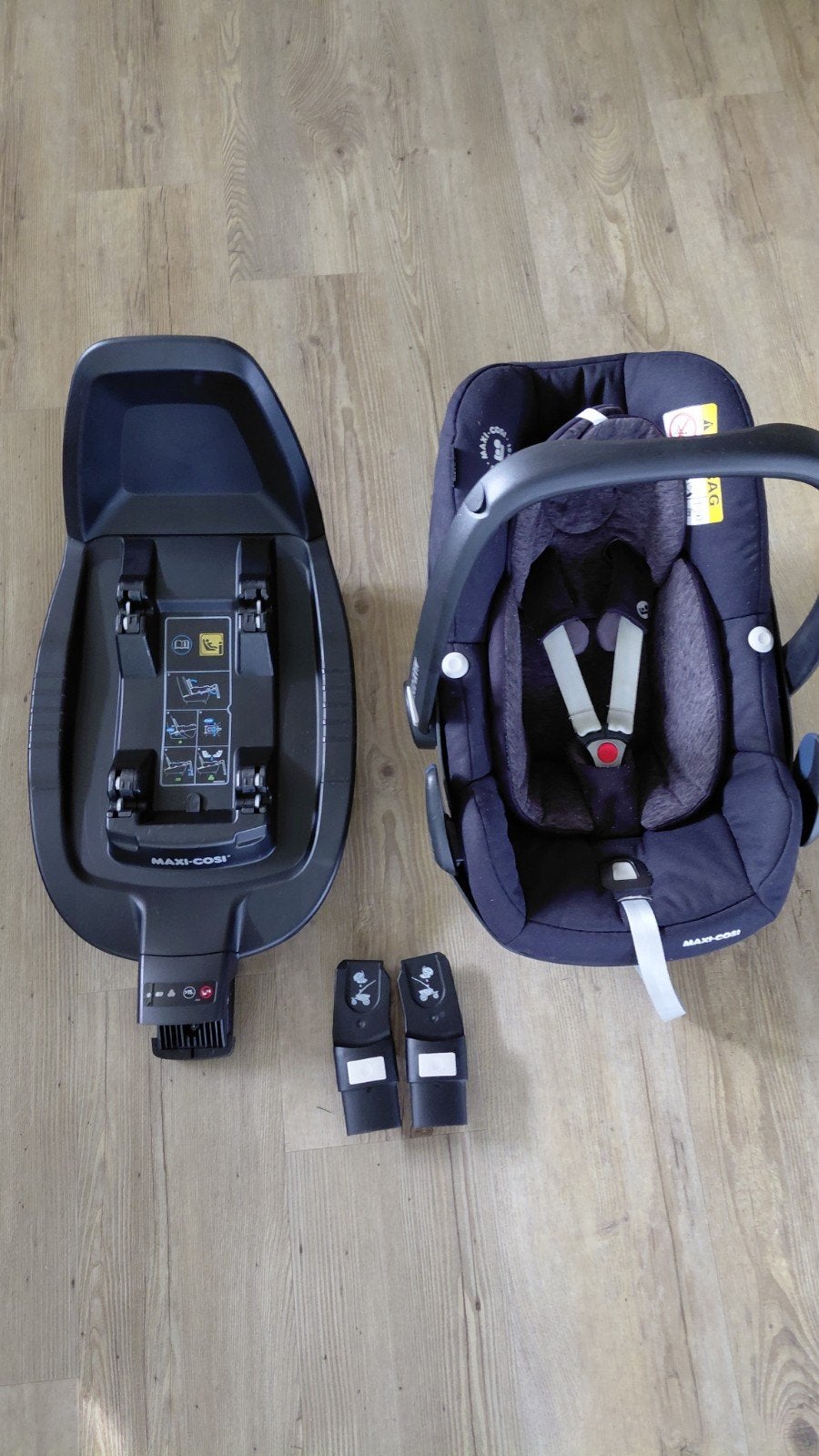 Maxi-Cosi Pebble Pro i-Size set met FamilyFix 3 en adapters, Zijbescherming, Zo goed als nieuw, Isofix, Maxi-Cosi