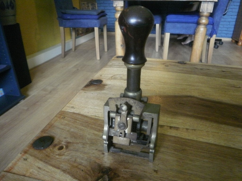 datum stempel, Ophalen