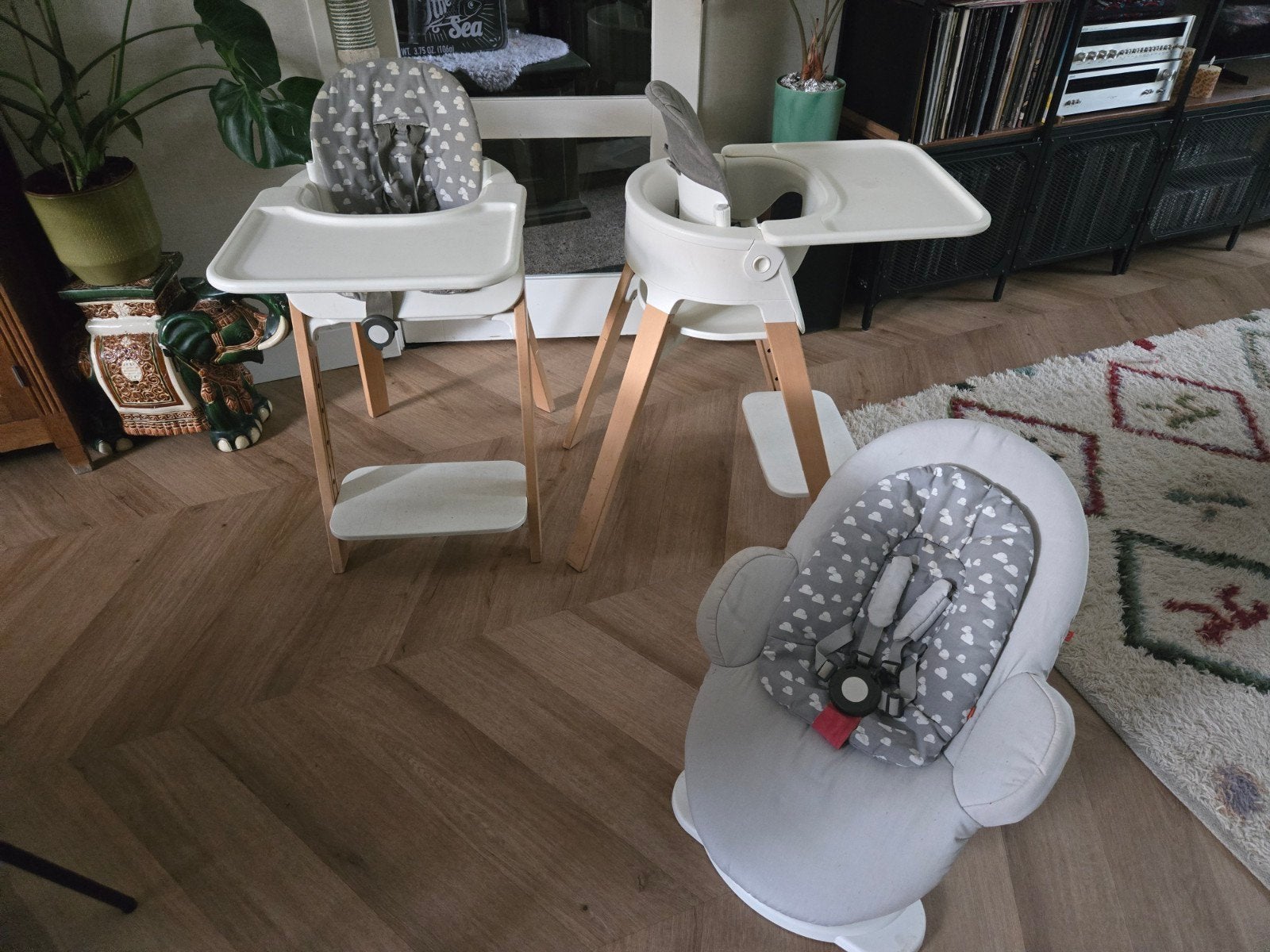 2 Stokke Steps meegroeistoelen met accessoires, Kinderen en Baby's, Kinderstoelen, Ophalen of Verzenden, Gebruikt, Meegroeistoel