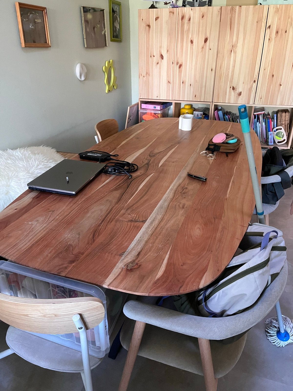 Robuuste acaciahouten eettafel met metalen onderstel, Ophalen, Gebruikt, 100 tot 150 cm, 150 tot 200 cm