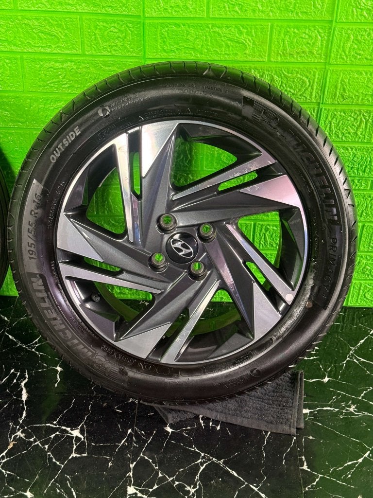 Originele Hyundai i20 Bayon velgen 16" 4x100 zomer 7mm!, Auto-onderdelen, Banden en Velgen, Niet ingevuld, Gebruikt, 16 inch, Banden en Velgen
