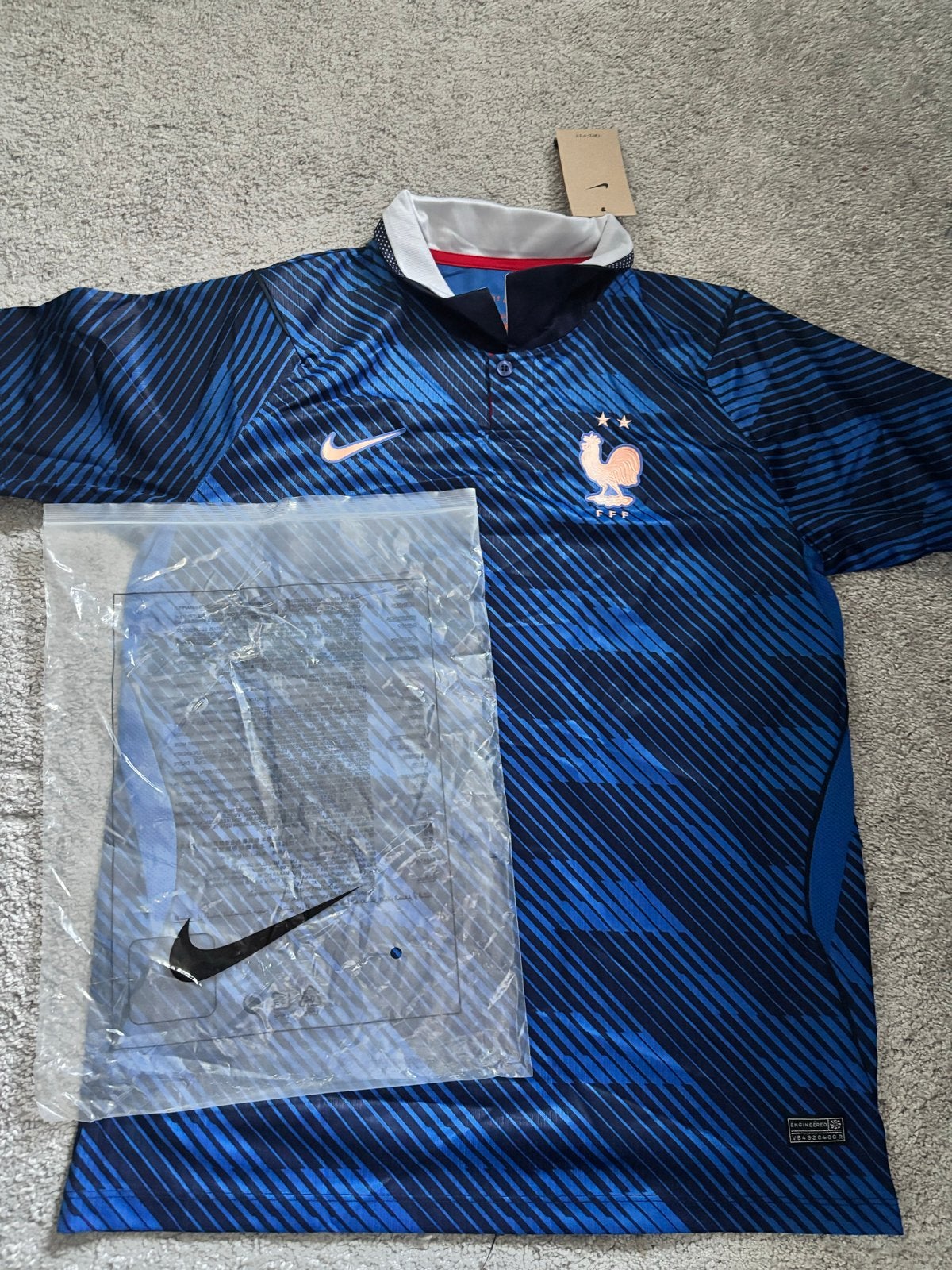 Nike Frankrijk Thuisshirt Maat M - Nieuw met prijskaartje, Nieuw, Ophalen of Verzenden, Voetbal, Maat 48/50 (M)