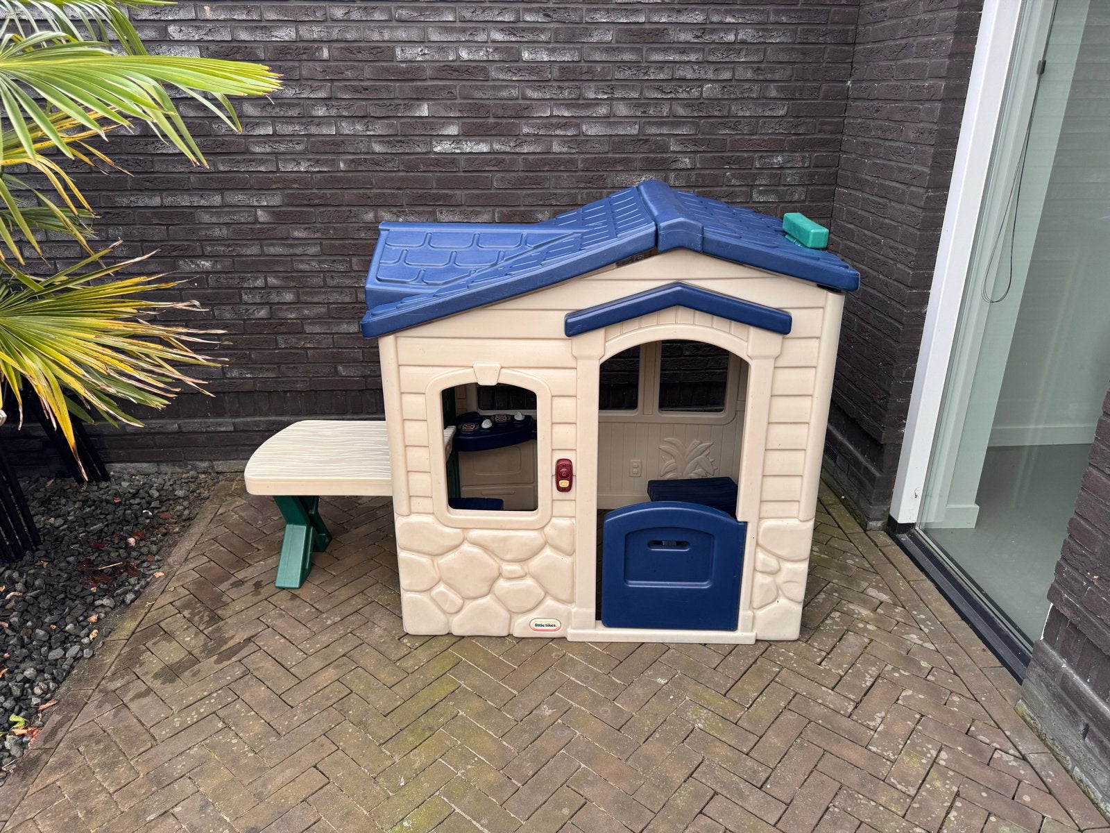 Speelhuisje met picknicktafel, Kinderen en Baby's, Ophalen of Verzenden, Gebruikt, Kunststof