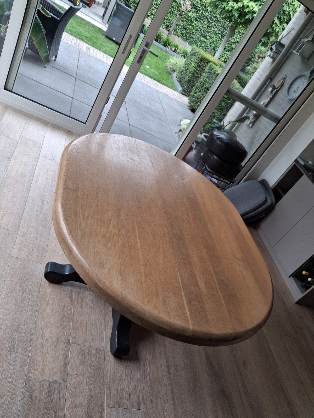 Ovale eiken eettafel 150x120 met zware bolpoot, Huis en Inrichting, Tafels | Eettafels, Gebruikt, 100 tot 150 cm, Eikenhout, Ophalen of Verzenden