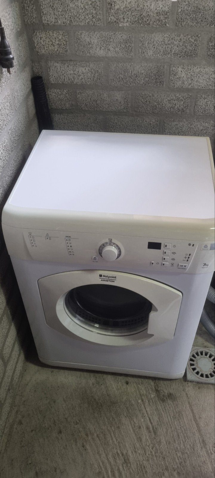 Hotpoint Ariston Luchtafvoerdroger 7 kg, Ophalen, Wolprogramma, 6 tot 8 kg, Gebruikt