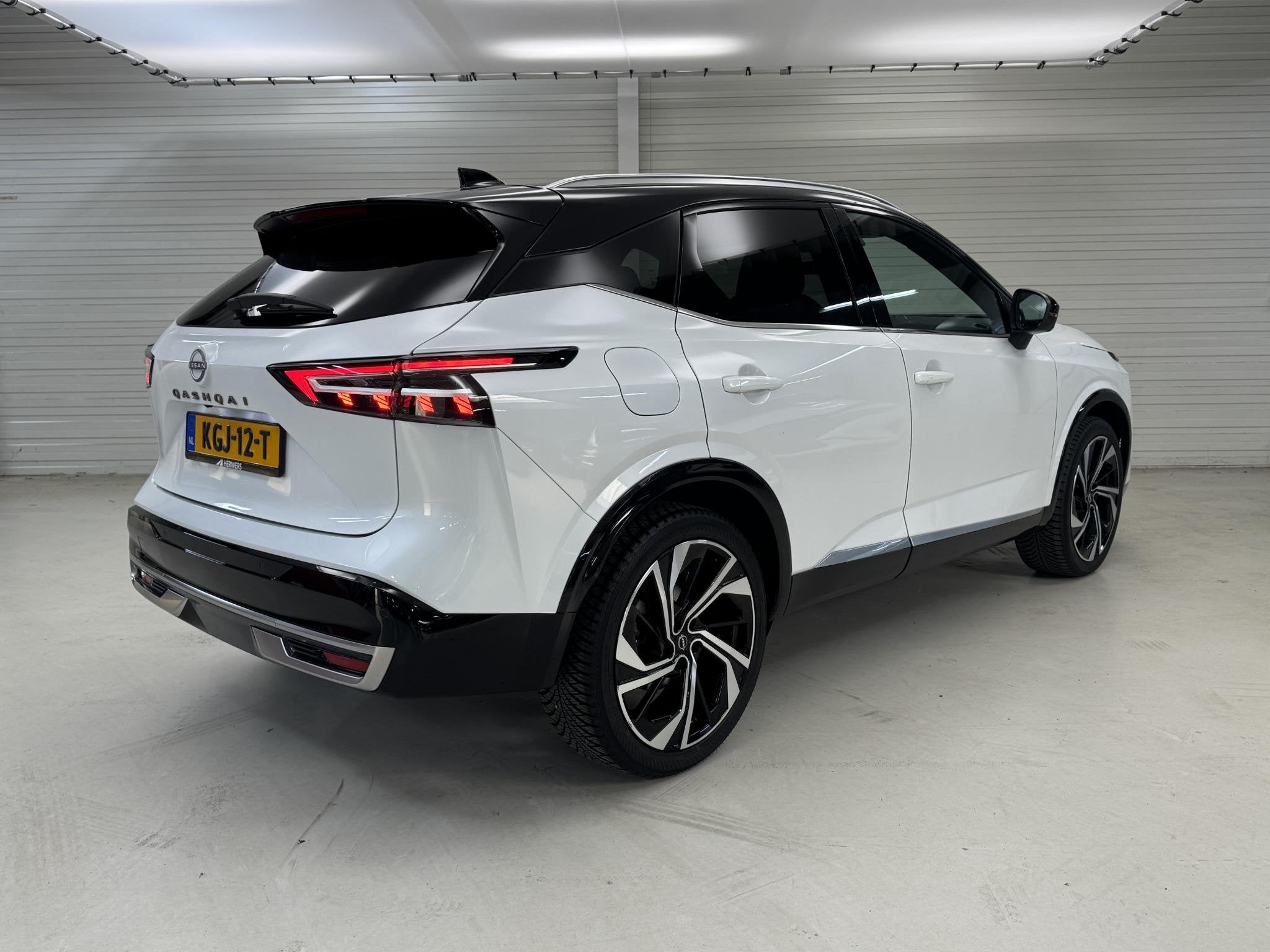 Nissan Qashqai 1.3 MHEV Xtronic Tekna Plus / Trekgewicht 180, Auto's, Euro 6, 4 cilinders, Wit, Bedrijf