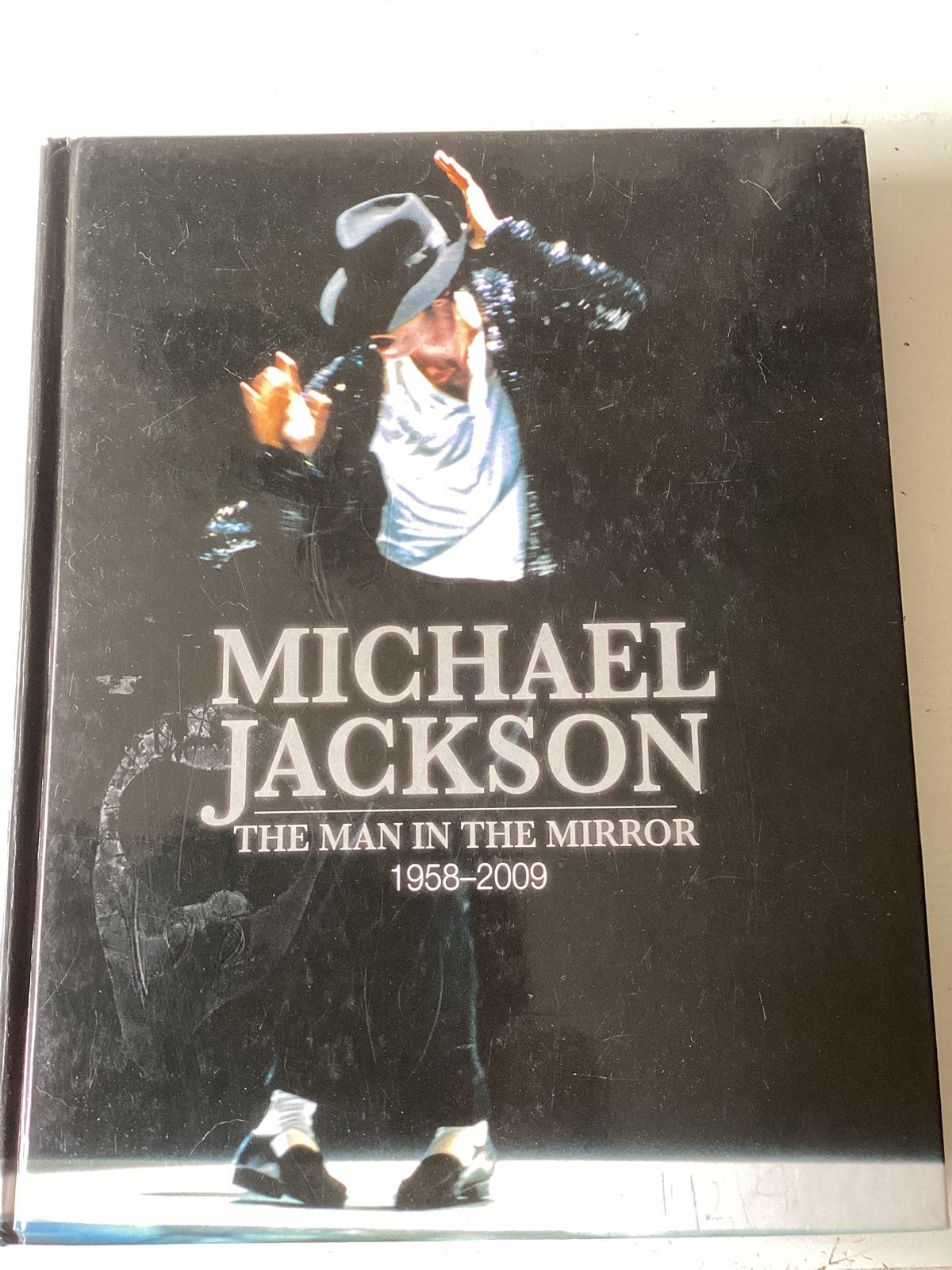 Michael Jackson The man in the mirror 1958-2009, Boeken, Verzenden, Zo goed als nieuw, Artiest