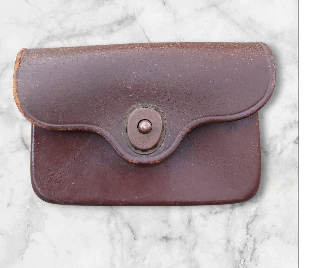 U.S  postwar Military Police Leather first aid pouch 1946, Verzamelen, Militaria | Algemeen, Ophalen of Verzenden, Landmacht, Amerika