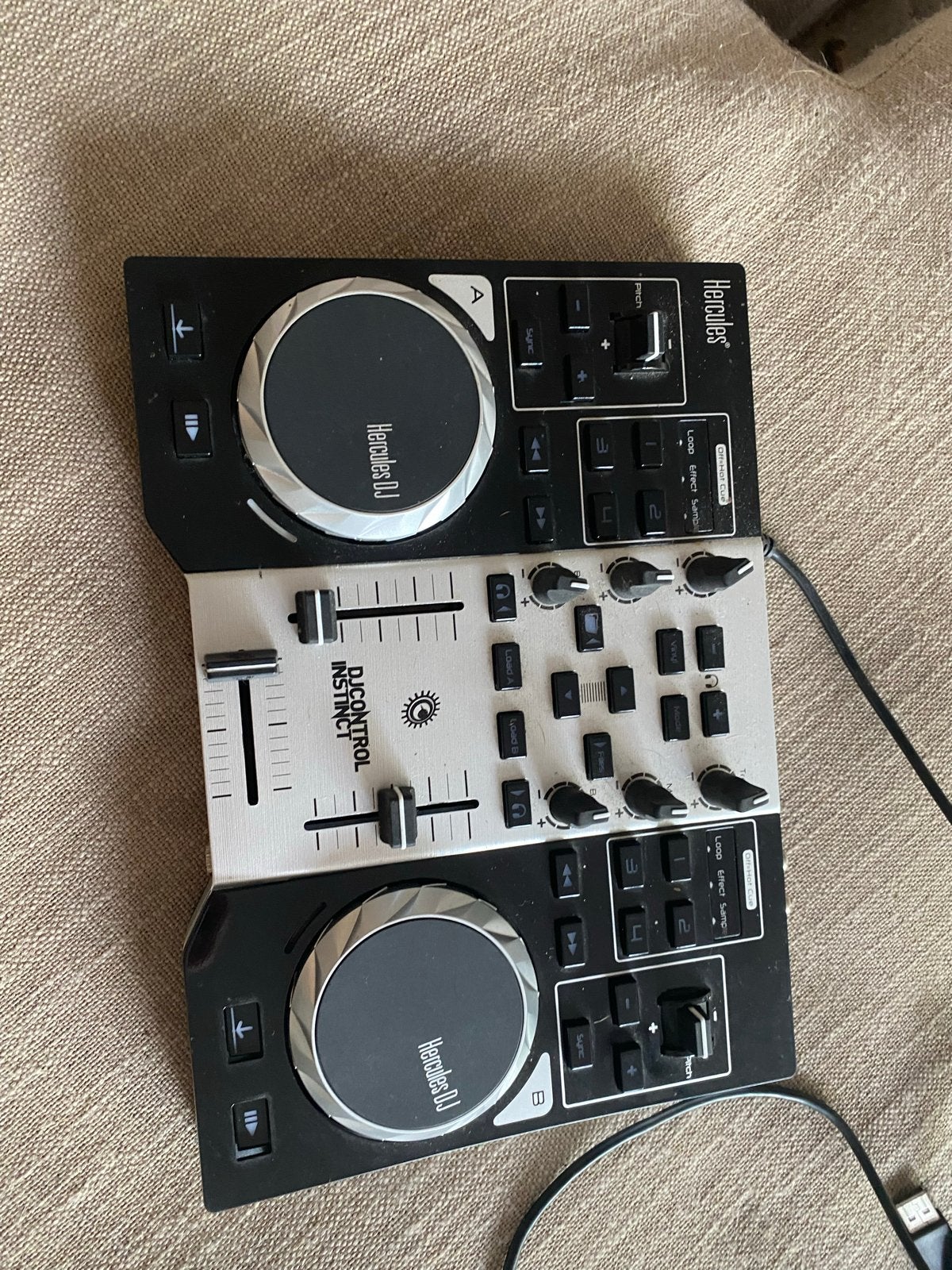 Hercules DJControl Instinct DJ-controller - Zo goed als nieu, Muziek en Instrumenten, Dj-sets en Draaitafels, Ophalen of Verzenden