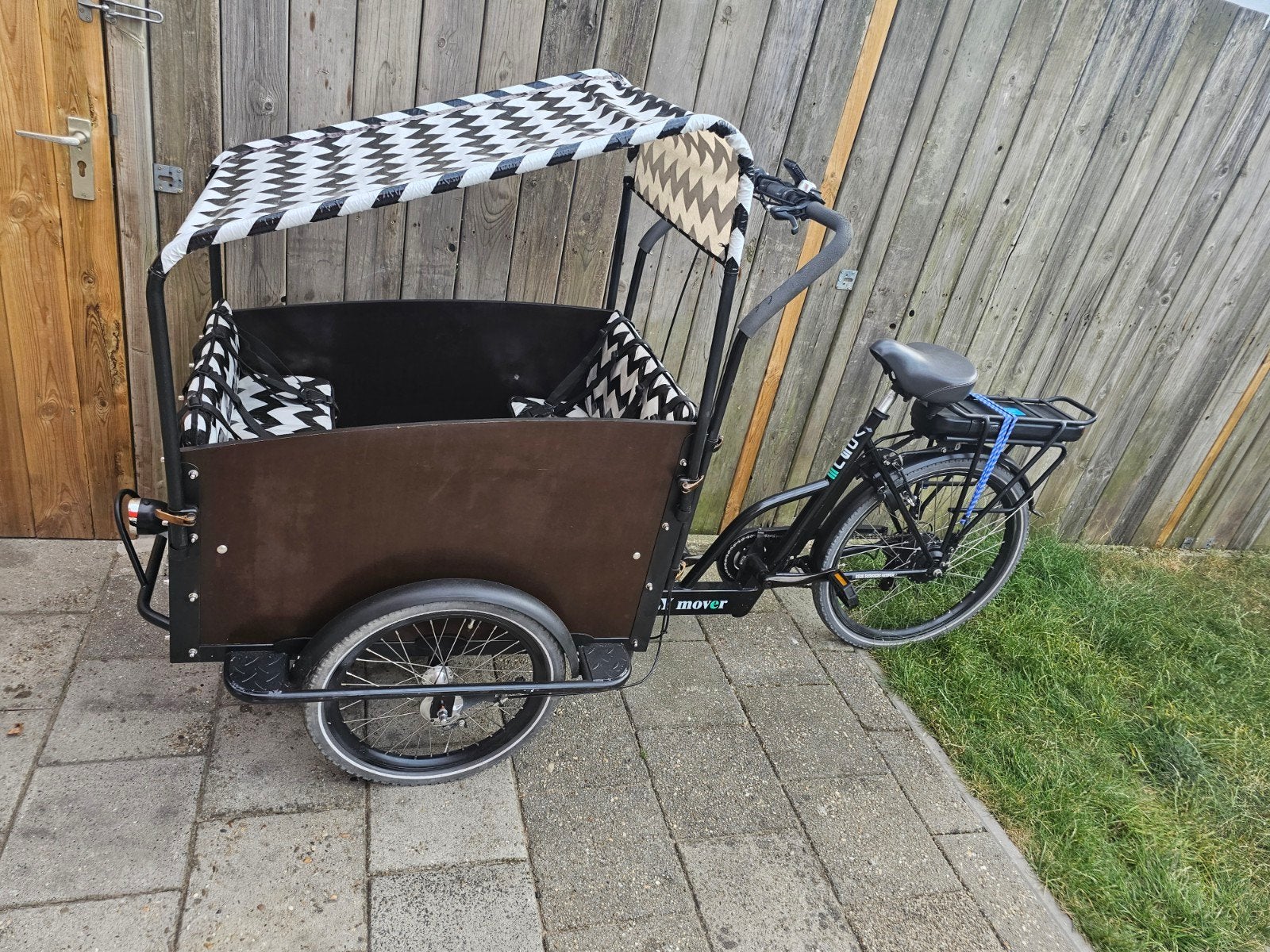 Vogue Mily Mover Elektrische Bakfiets, Fietsen en Brommers, Fietsen | Bakfietsen, Ophalen, Gebruikt, 4 kinderen of meer, Huif