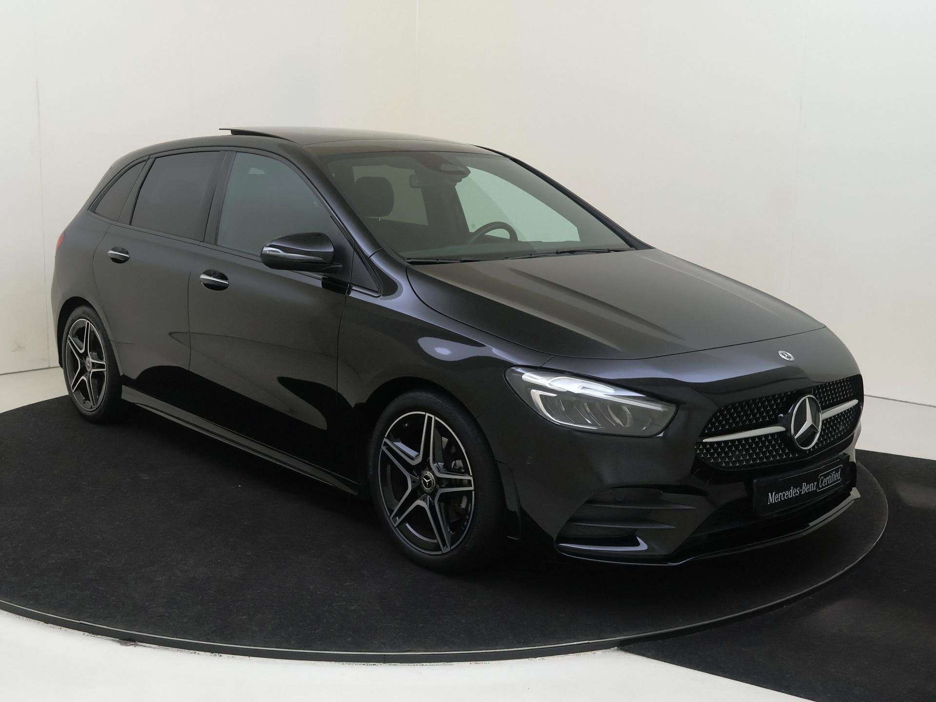 Mercedes-Benz B-klasse 180 AMG Line Panoramadak / Keyless /, Auto's, 745 kg, 136 pk, Gebruikt, 4 cilinders