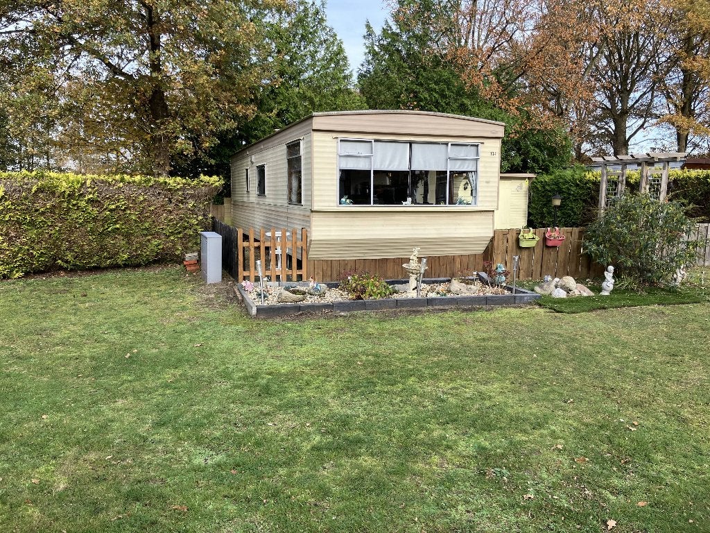 Gezellige stacaravan met ruime tuin, Tot en met 2