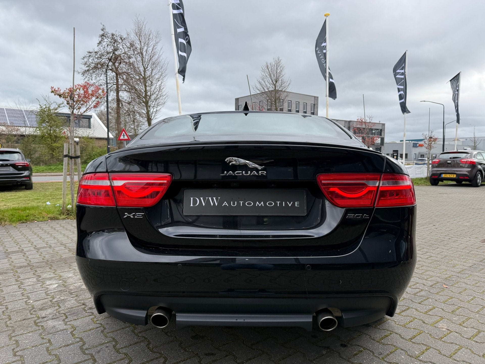 Jaguar XE 2.0 R-Sport, Auto's, Automaat, Achterwielaandrijving, Leder en Stof, Zwart