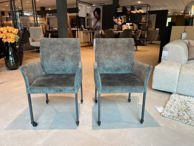 2x Eetkamerstoelen met Armleuning, van: 778,- voor: 389,-, Huis en Inrichting, Stoelen, Ophalen, Twee, Overige kleuren, Info@vissermeubelen.nl