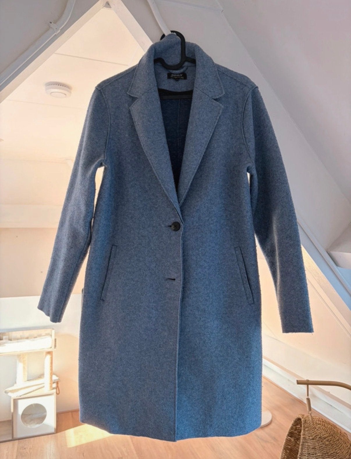 Stijlvolle lichtblauwe wollen jas van Only, maat S, Ophalen, Zo goed als nieuw, Maat 36 (S), Blauw