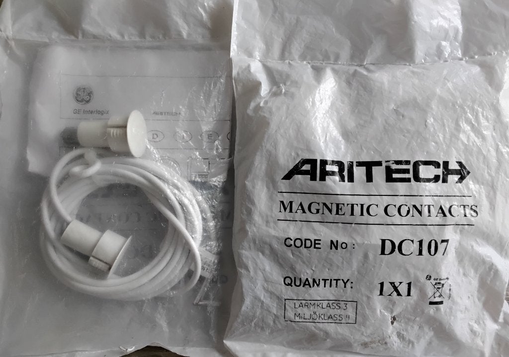 2 X Aritech DC 107 Inbouw Contacten, Ophalen of Verzenden, Nieuw, Detector, Sensor of Melder, Raam of Deur