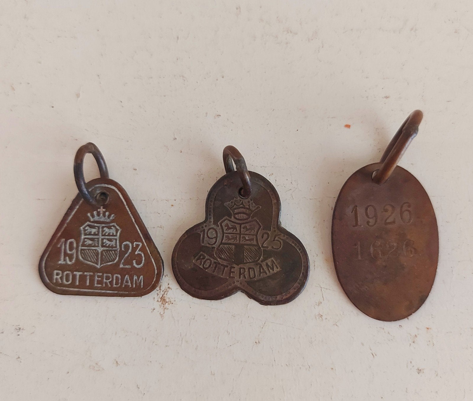 3 x antieke honden belasting penning Rotterdam 1920's, Ophalen of Verzenden