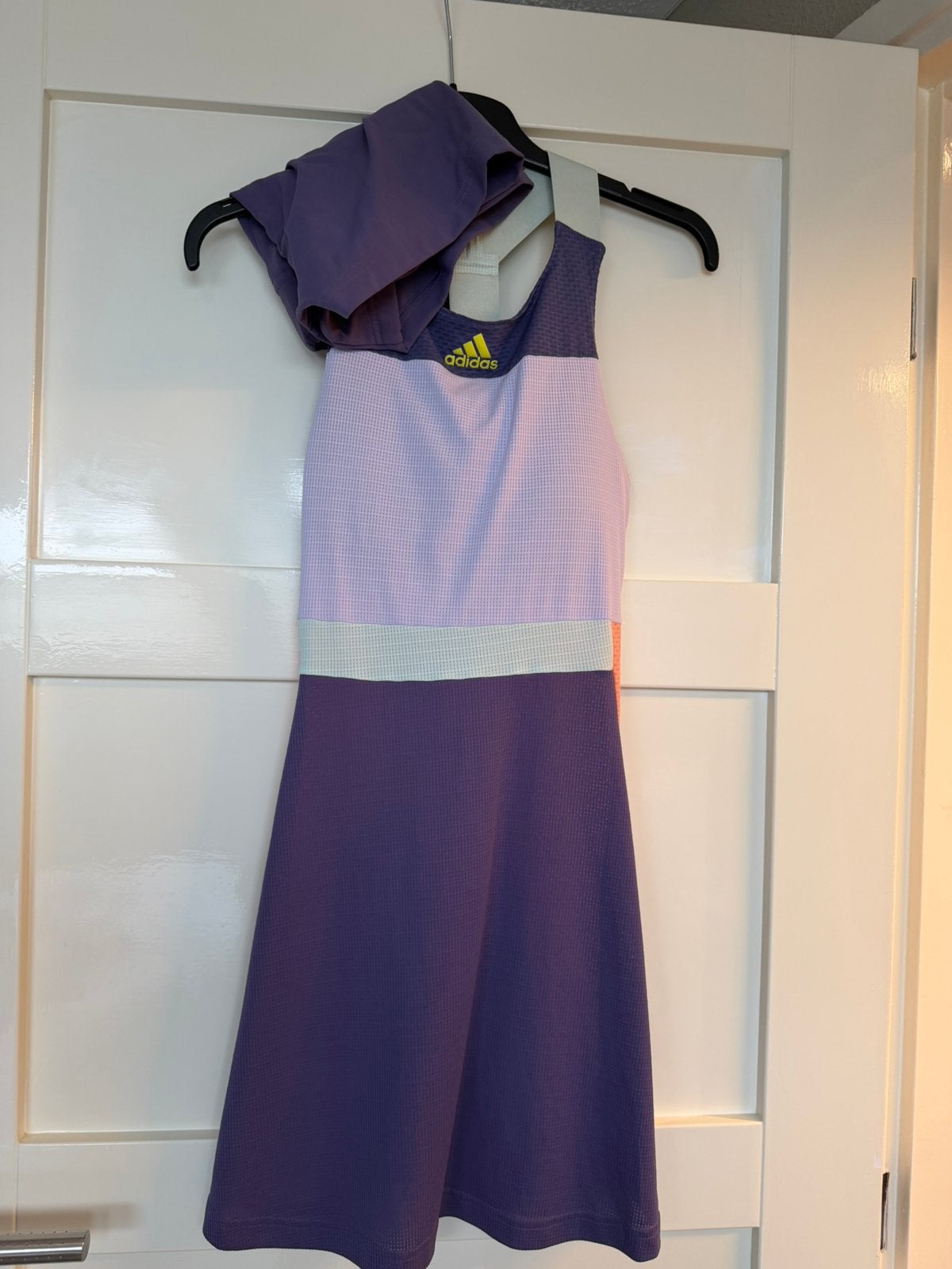 Adidas tennisjurkje paars/lila maat S, Kleding | Dames, Sportkleding, Ophalen of Verzenden, Zo goed als nieuw, Paars