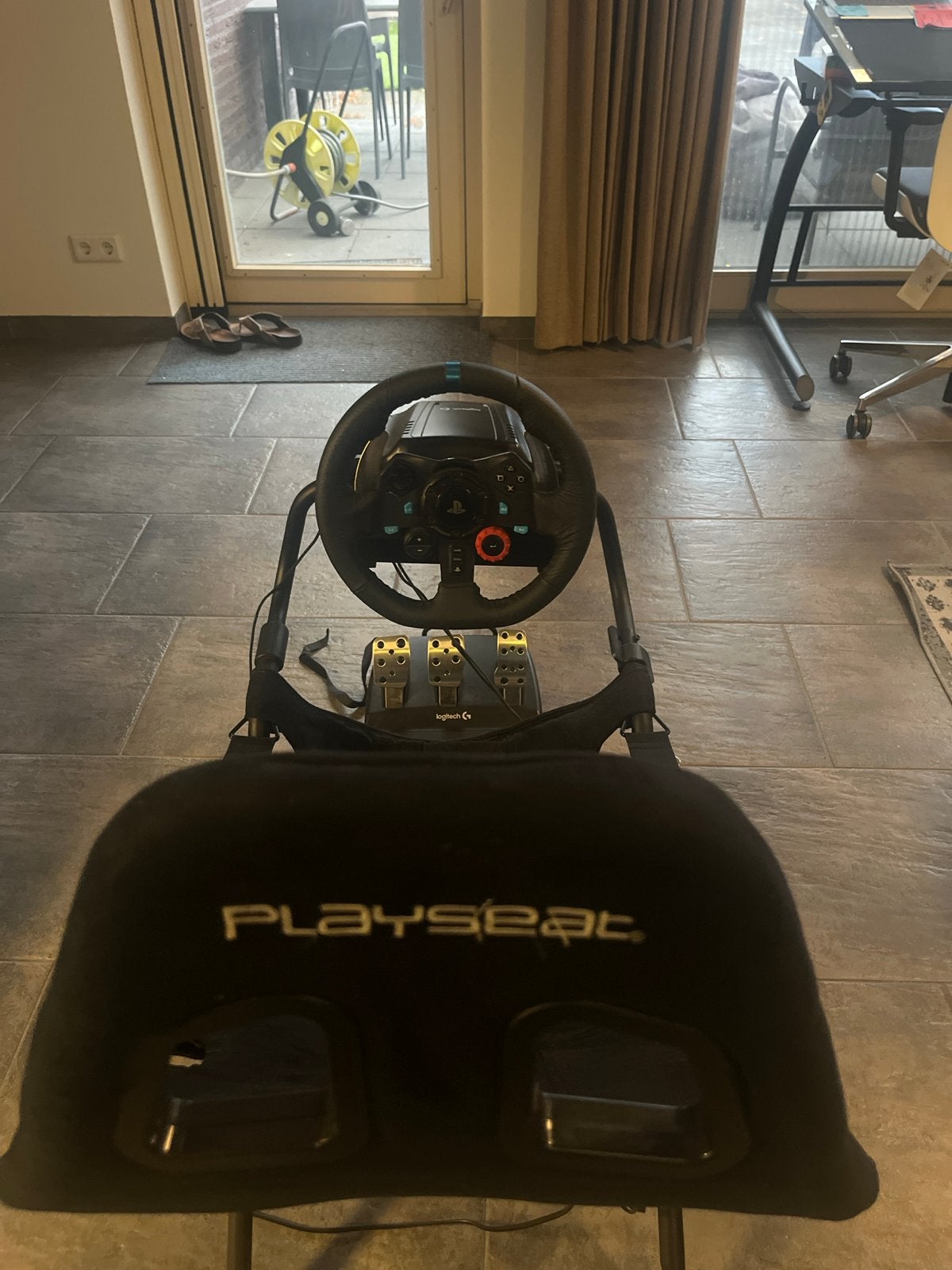 Playseat met Logitech G29 raceset, Spelcomputers en Games, Spelcomputers | Sony PlayStation Consoles | Accessoires, Ophalen, Zo goed als nieuw