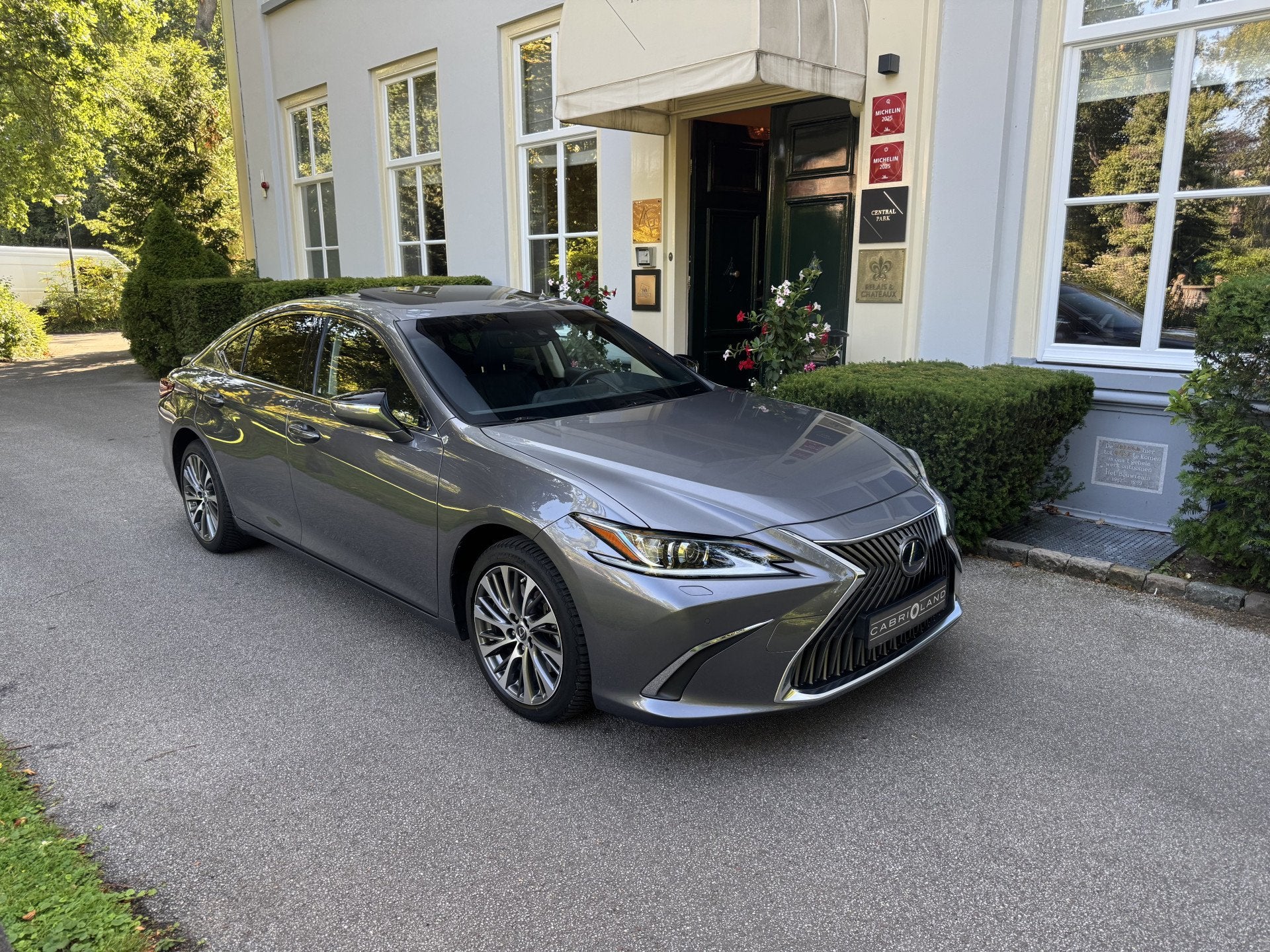 Lexus ES 300h Preference Line Business (bj 2021, automaat), Gebruikt, Euro 6, 4 cilinders, 2487 cc