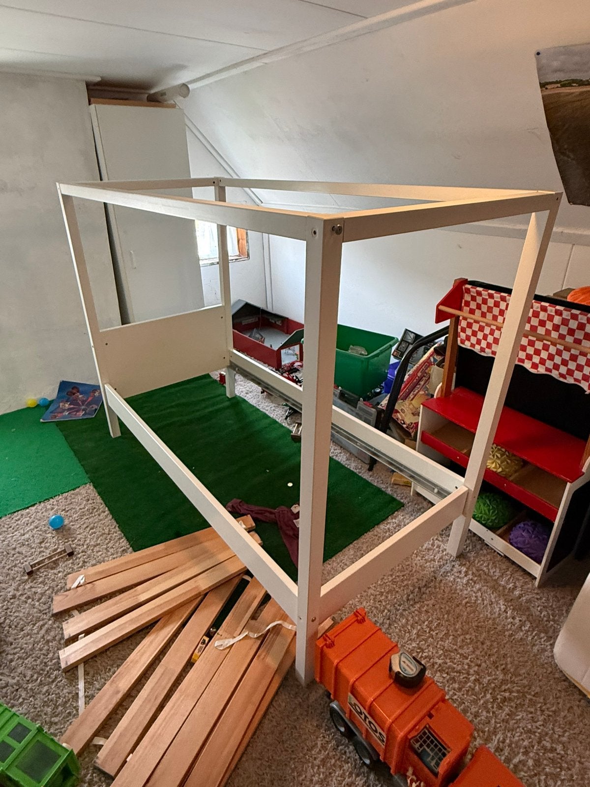 Peuterbed incl. lattenmodem, matras en dekbed, Kinderen en Baby's, 70 tot 85 cm, 140 tot 160 cm, Zo goed als nieuw, Ophalen