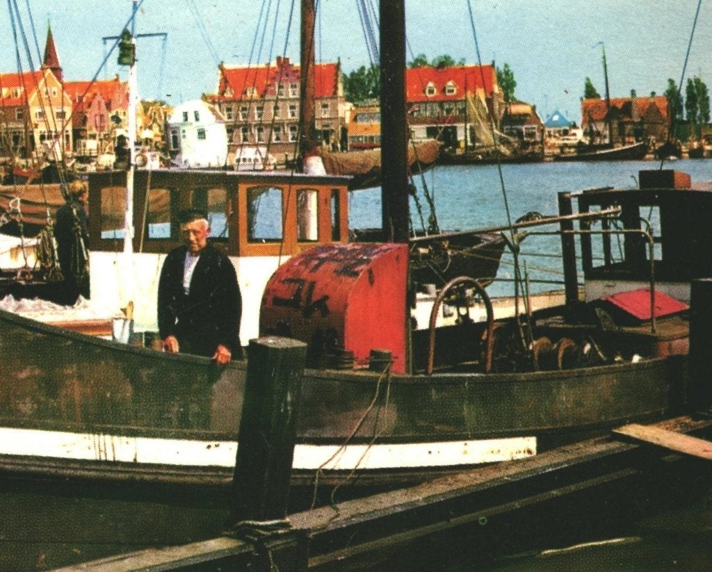 947393	Volendam	haven	Nette oude kaart Onbeschreven, Ophalen of Verzenden, 1960 tot 1980, Ongelopen, Noord-Holland