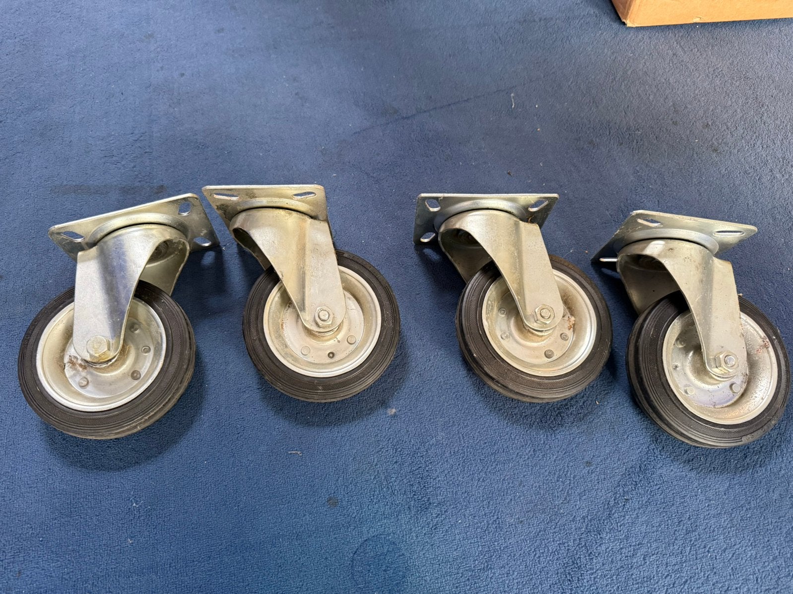 4x wielen 18 cm hoog. 4x 13 cm hoog. 4 x 28cm hoog, Ophalen of Verzenden, Zo goed als nieuw