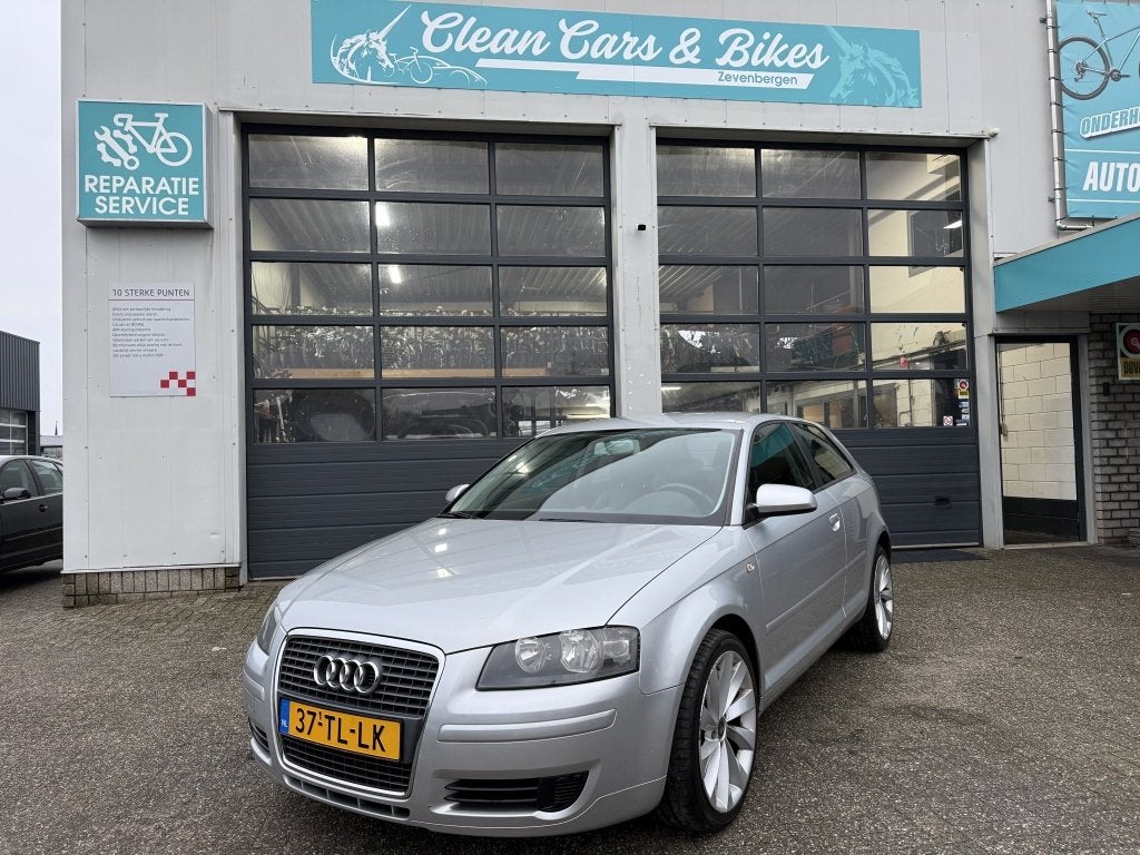 Audi A3 1.6 Attr.PL Business (bj 2006, automaat), Auto's, Audi, Gebruikt, 4 cilinders, Euro 4, Zilver of Grijs