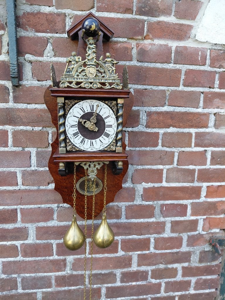 Zaanse klok, wortelnoten met binnenslinger., Antiek en Kunst, Antiek | Klokken, Ophalen of Verzenden