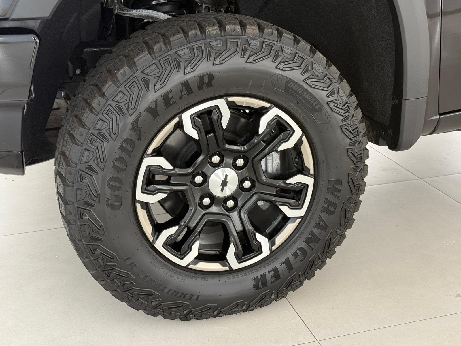 Chevrolet Silverado 6.2 V8 ZR2 BPM-VRIJ (bj 2024), Auto's, Automaat, Gebruikt, Automatische klimaatregeling, 426 pk