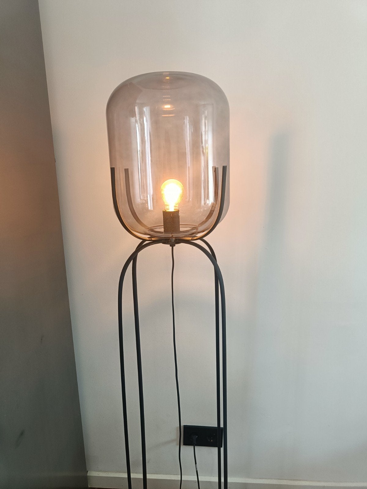 Montel Octa vloerlamp met smoke glas, Ophalen, Modern, Industrieel, E27 (groot), Zo goed als nieuw