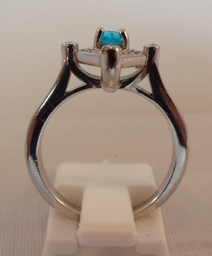 Nieuwe 925 zilveren ring met blauwe en witte Topaas, Sieraden, Tassen en Uiterlijk, Ringen, Nieuw, 17 tot 18, Met edelsteen, Dame