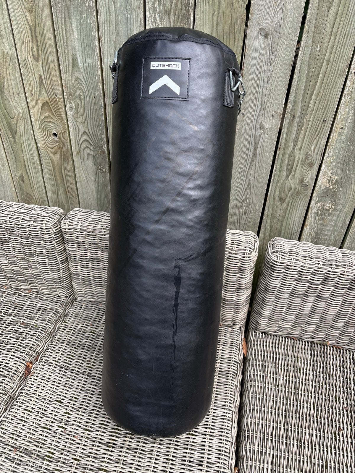 Outshock bokszak - Zwart, Overige, Vechtsportmateriaal, Zo goed als nieuw, Groter dan maat XL