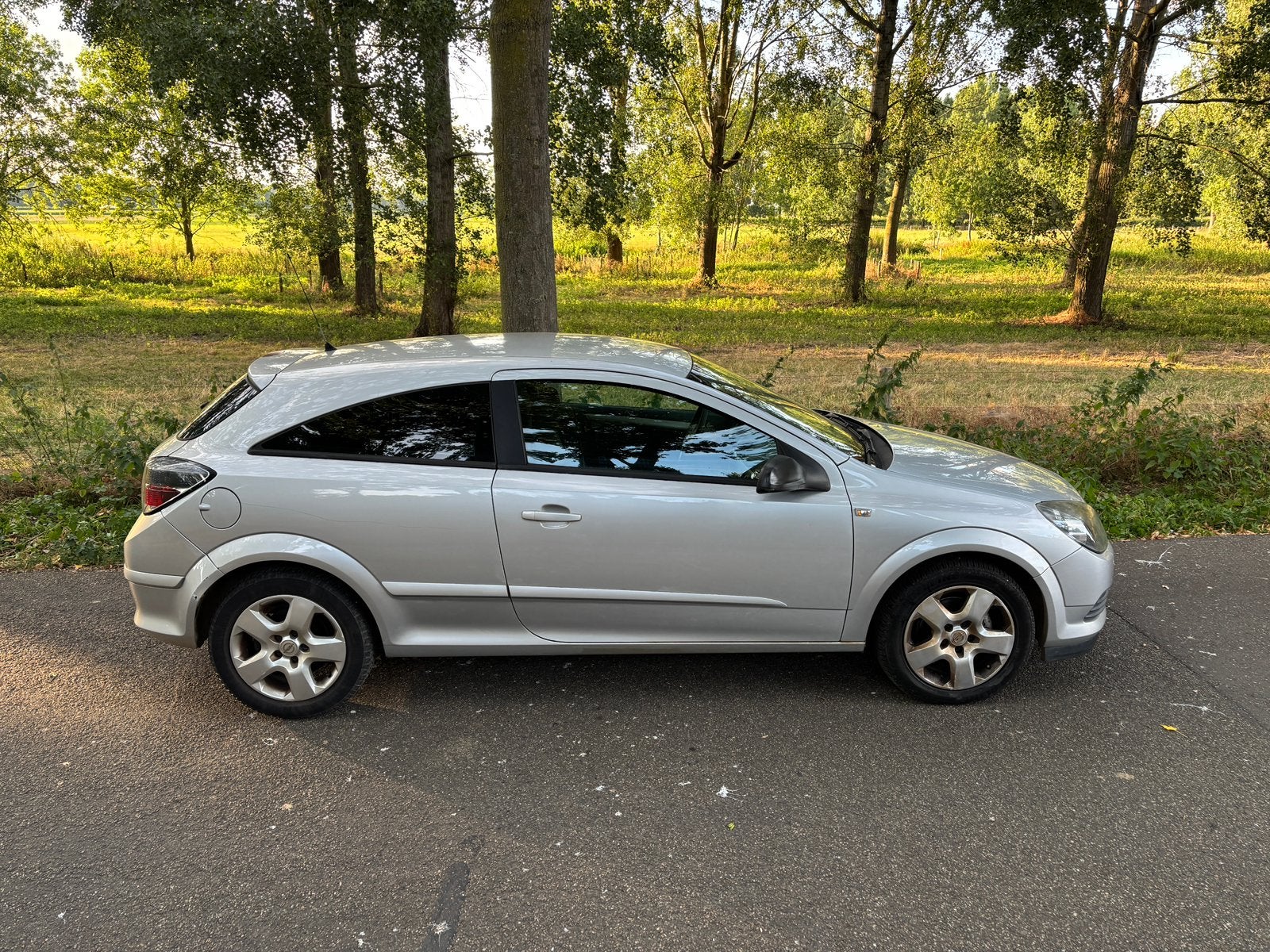Opel Astra 1.6 16V GTC 85KW 2009 Grijs, Voorwielaandrijving, 15 km/l, 625 kg, 4 cilinders