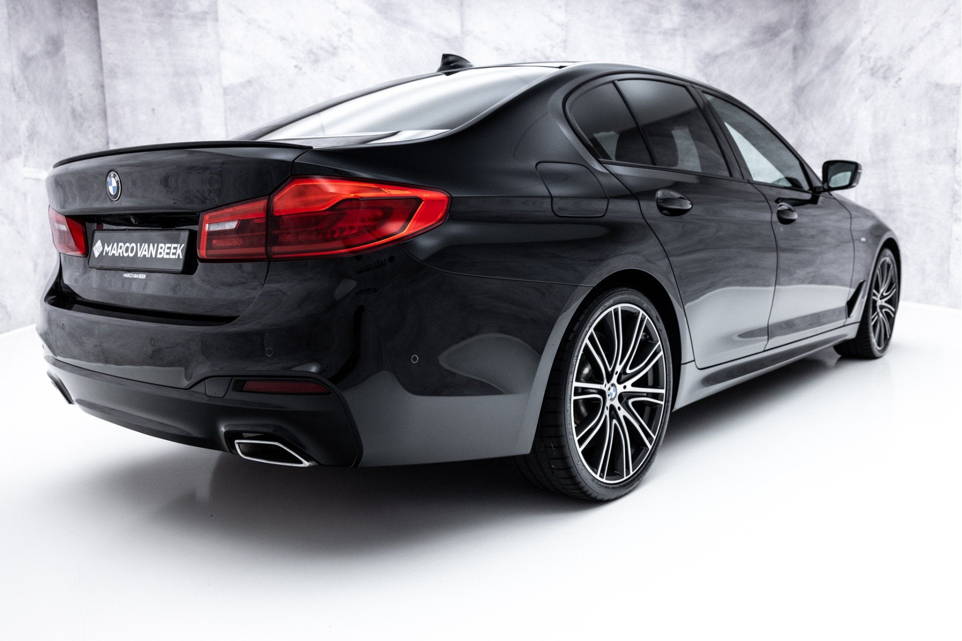 BMW 5 Serie 540i xDrive High Executive M-Sport | Pano | Acht, Automaat, 12 maanden, Gebruikt, Bedrijf