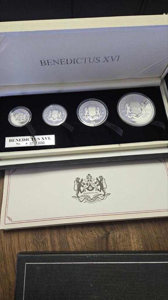 Set 3.75 ounce.999 zilver paus, Ophalen of Verzenden, Zilver