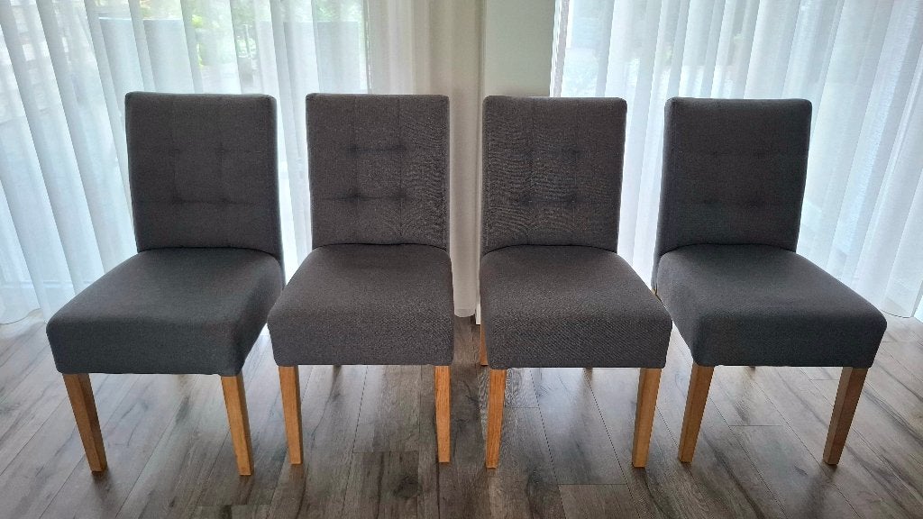 Foto 7 van Bankstel en eetkamerstoelen