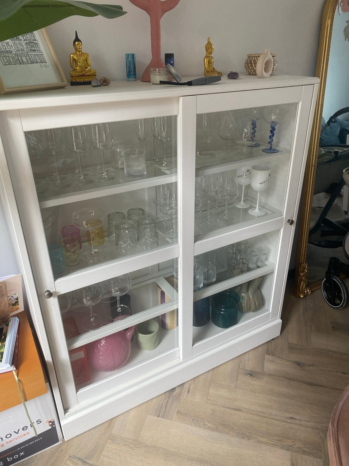 HAVSTA - Witte vitrinekast met glazen schuifdeuren, Ophalen, 100 tot 150 cm, Zo goed als nieuw, 25 tot 50 cm
