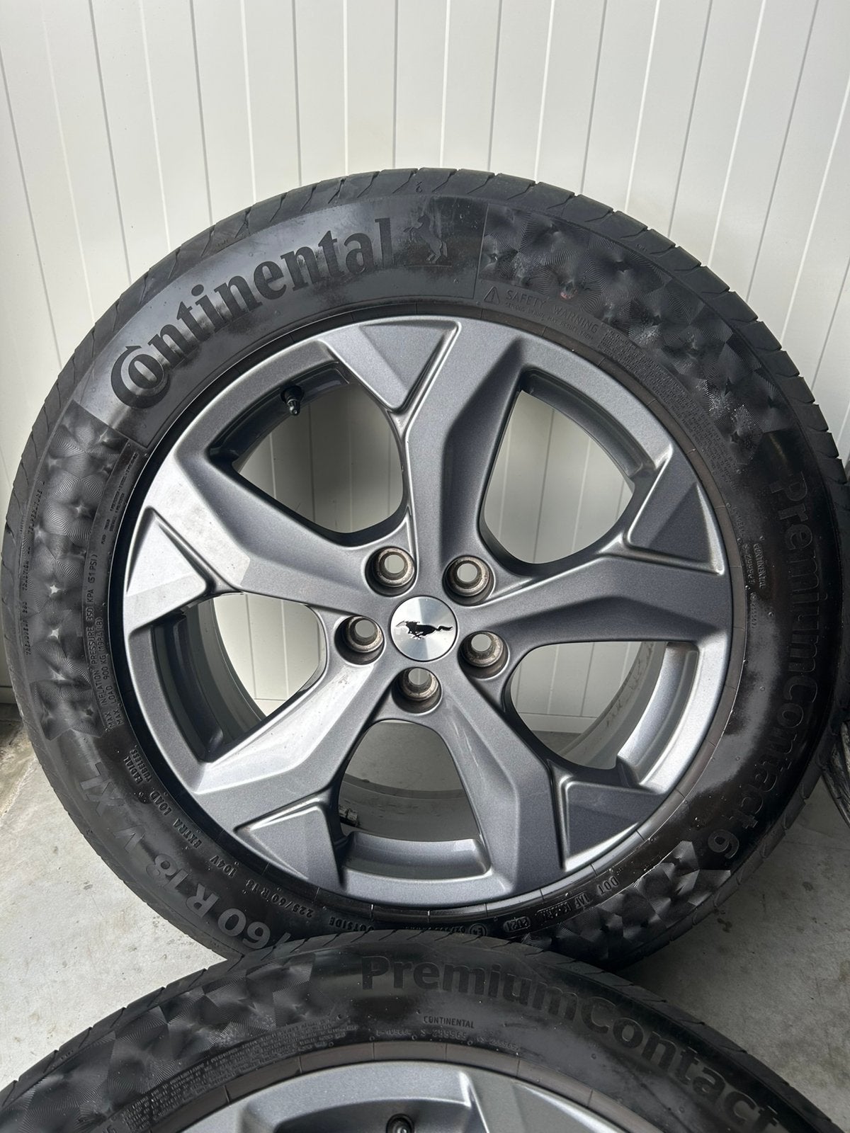 Foto 2 van Originele Ford Kuga Mach-E 5x108 18 Inch Zomer