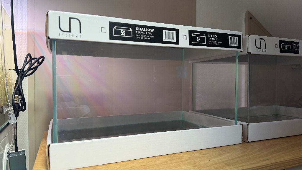 2x UNS 5N nano aquarium 17 liter – één met kleine knik, Ophalen of Verzenden, Gebruikt, Leeg aquarium