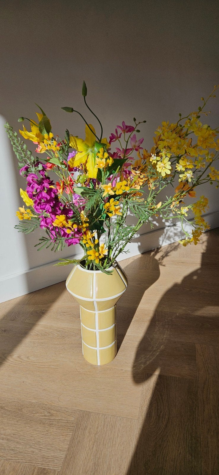 Kunstboeket met vaas, Ophalen, Binnen, Zo goed als nieuw, Inclusief kunstbloemen