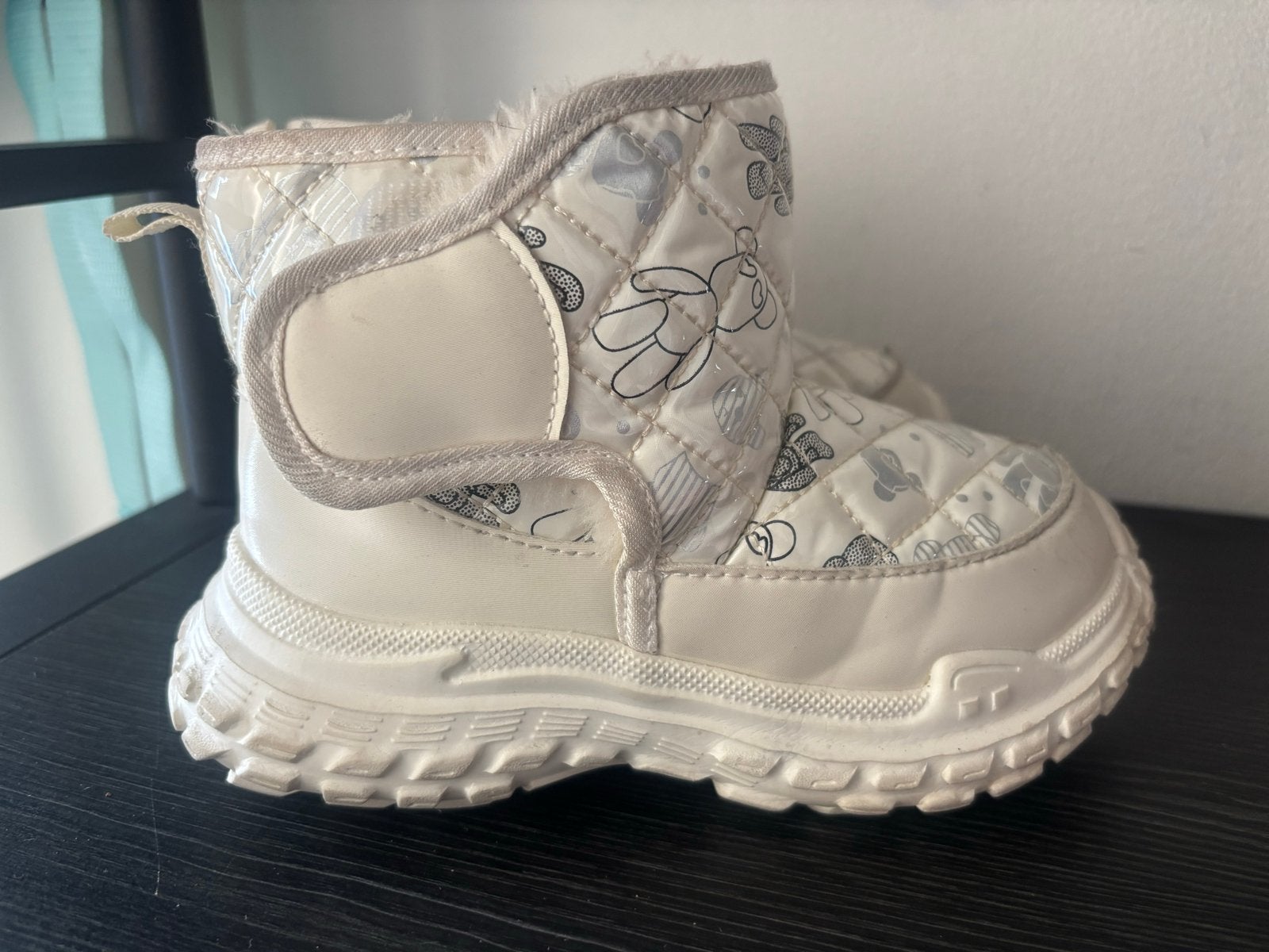 Schattige gevoerde snowboots met klittenband, maat 28, Ophalen of Verzenden, Zo goed als nieuw, Jongen of Meisje, Laarzen