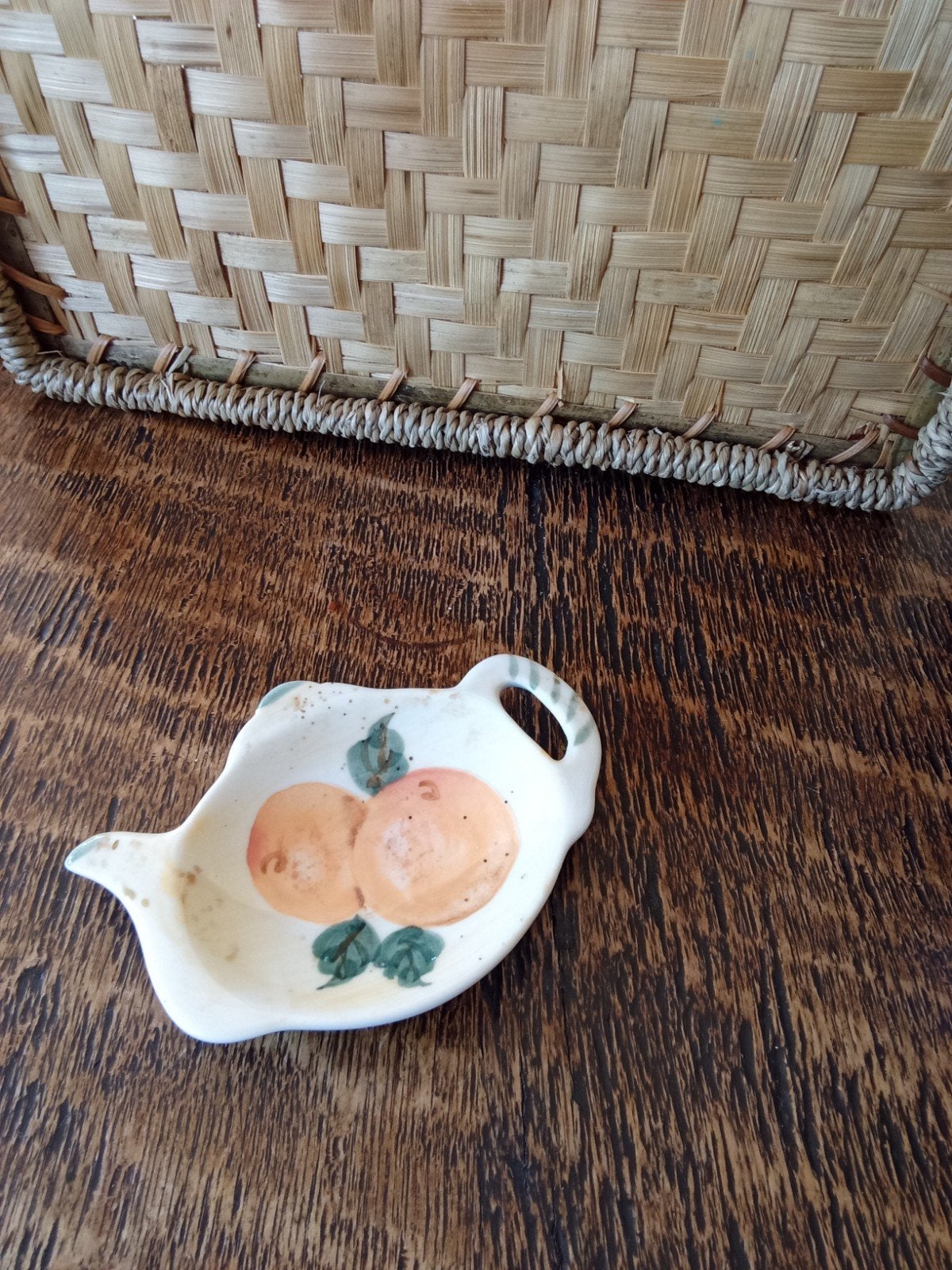 Theezakjeshouder in de vorm van een theepotje met fruit, Antiek en Kunst, Ophalen of Verzenden