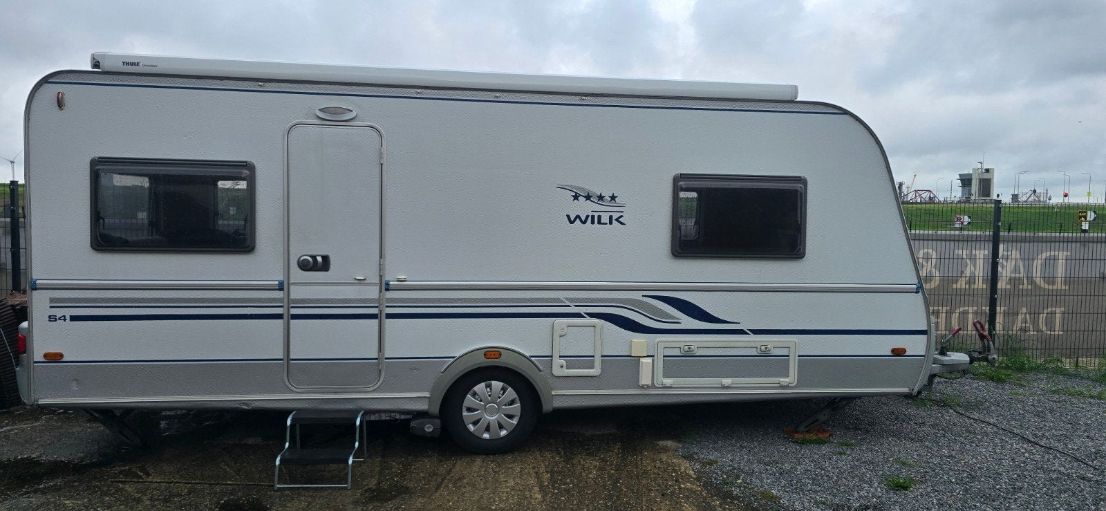 Wilk S4 Caravan 2007, Caravans en Kamperen, Vast bed, Rondzit, Particulier, Luifel