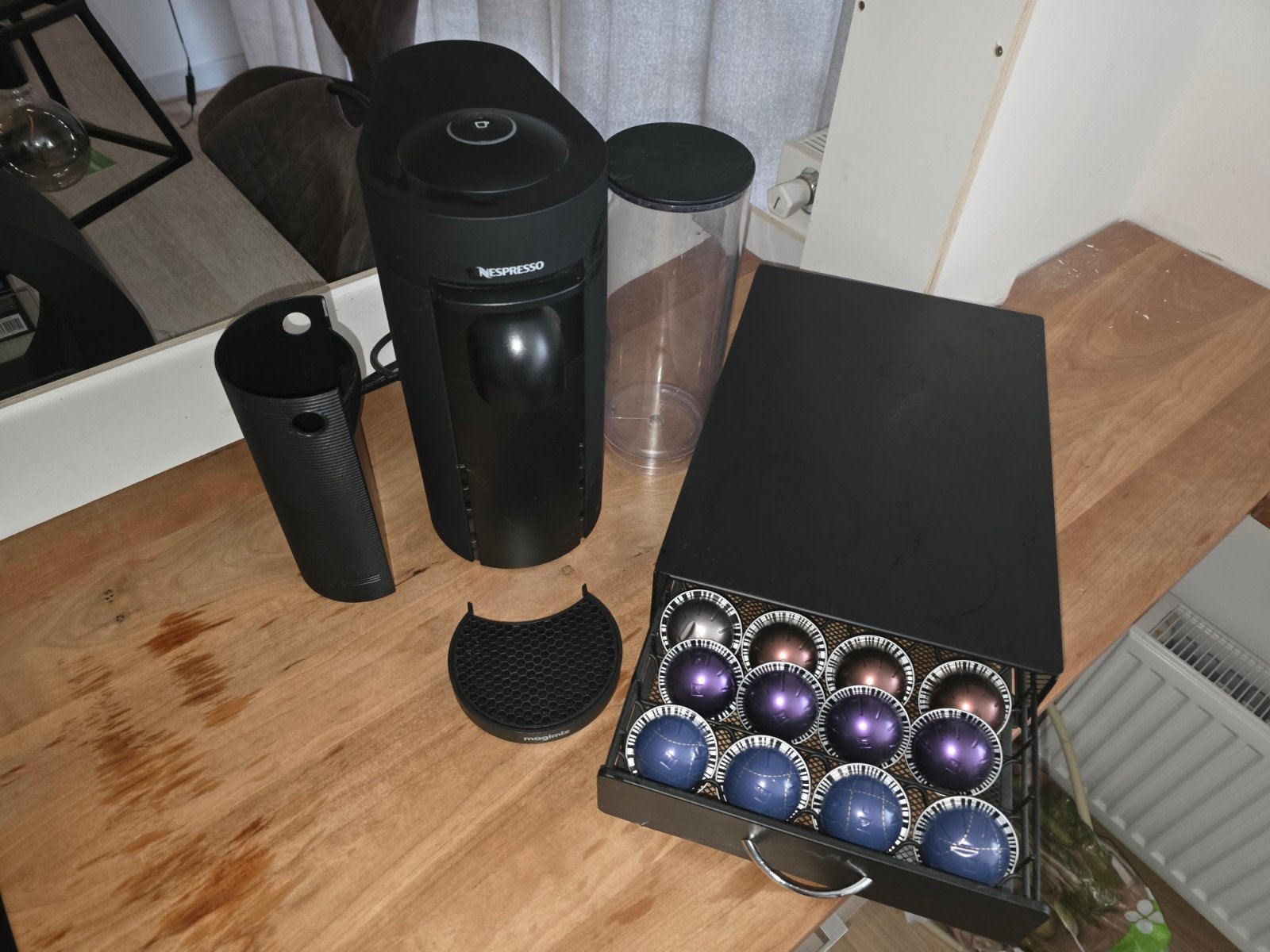 Nespresso Magimix koffiemachine + capsulehouder, Overige merken, Soundbar, Ophalen of Verzenden, Zo goed als nieuw