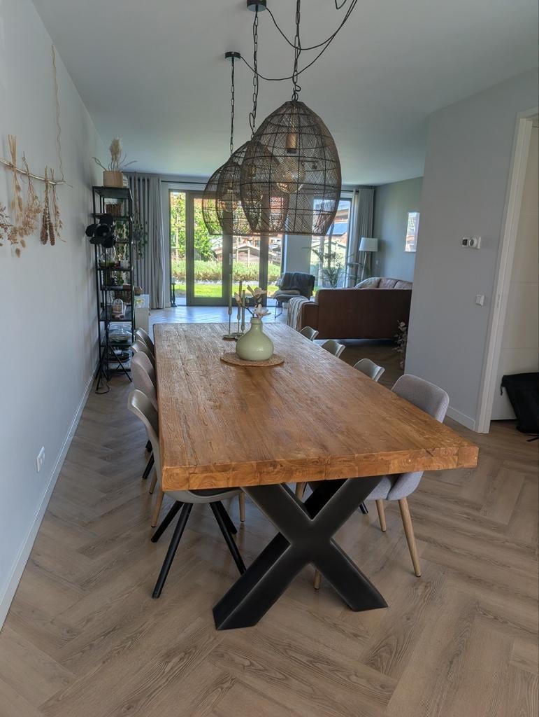 Robuuste houten eettafel met metalen X-poot, Huis en Inrichting, Tafels | Eettafels, Overige houtsoorten, 100 tot 150 cm, 200 cm of meer