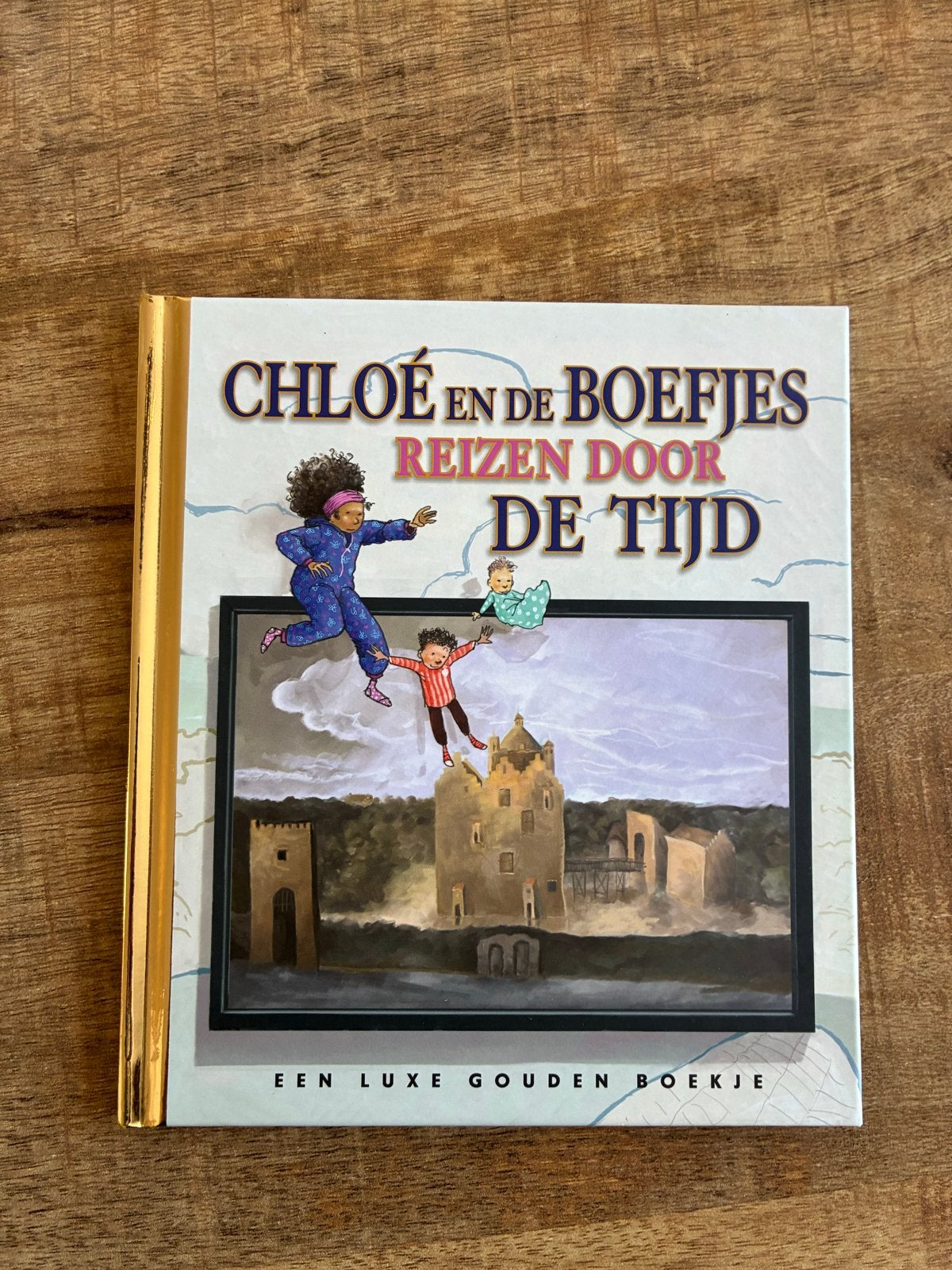 Chloé en de Boefjes Reizen door de Tijd - Gouden Boekje, Boeken, Ophalen of Verzenden, Zo goed als nieuw, Sprookjes
